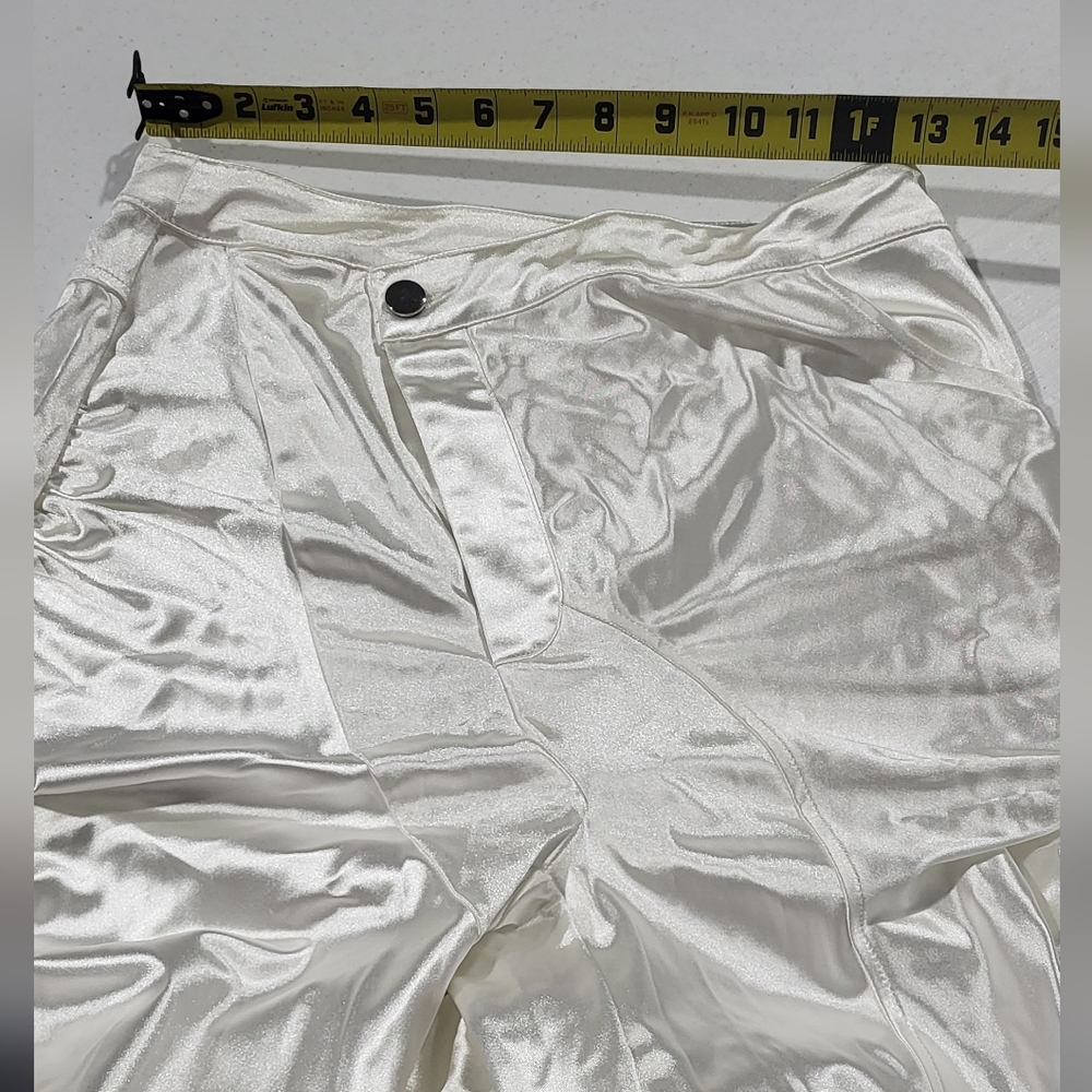 Elegant Cream Satin Leggings Set - Picture 7 of 8